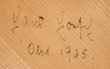 Kleincembalo 1935: Signatur auf Resonanzbodenunterseite